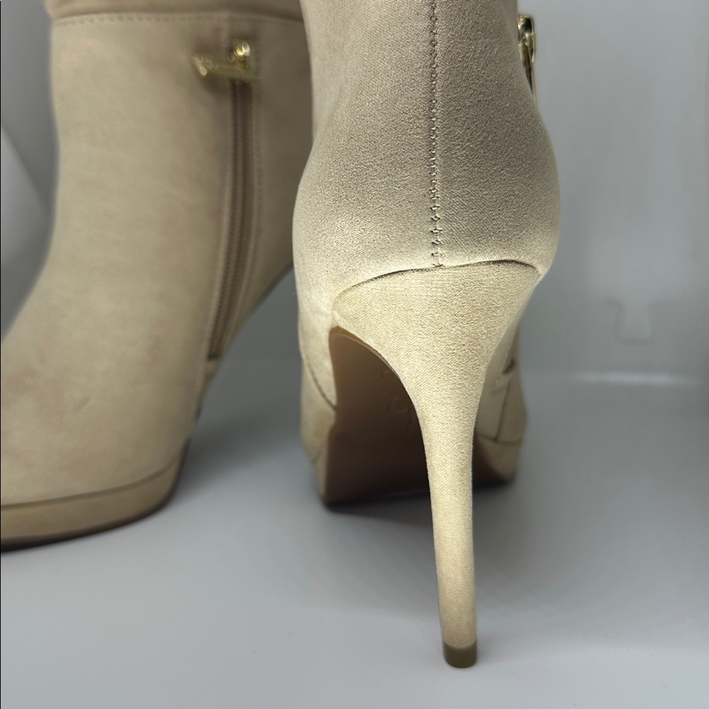 Jessica Simpson Cream Heeled Boots - Picture 2 of 6
